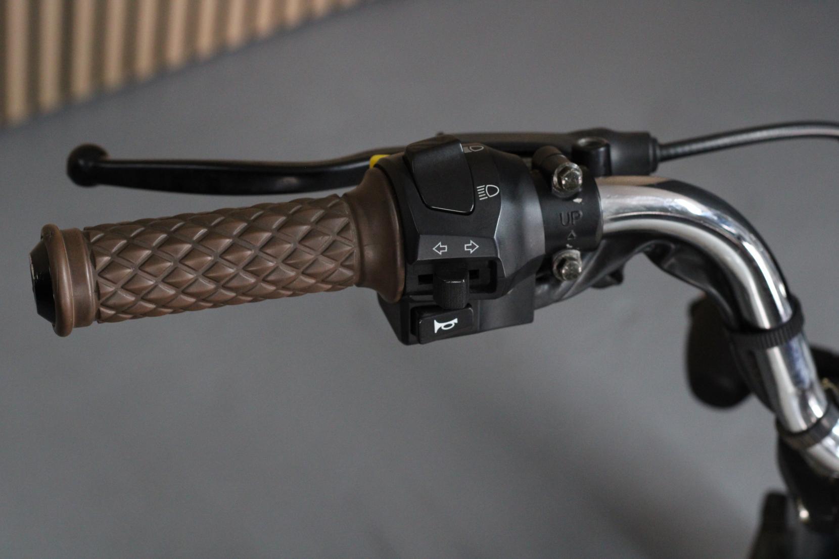 Mutt Mongrel 125 125 Roadster/Retro Petrol Manual O-Ring Euro 4 (12 ps)