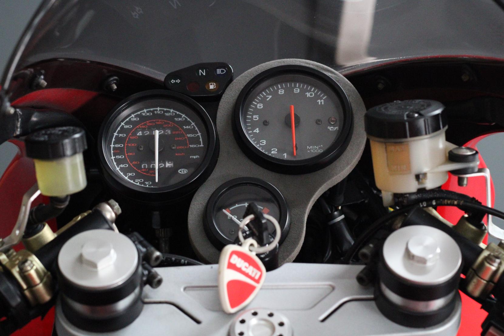 Ducati 900 900 SS Petrol Manual (80 bhp)