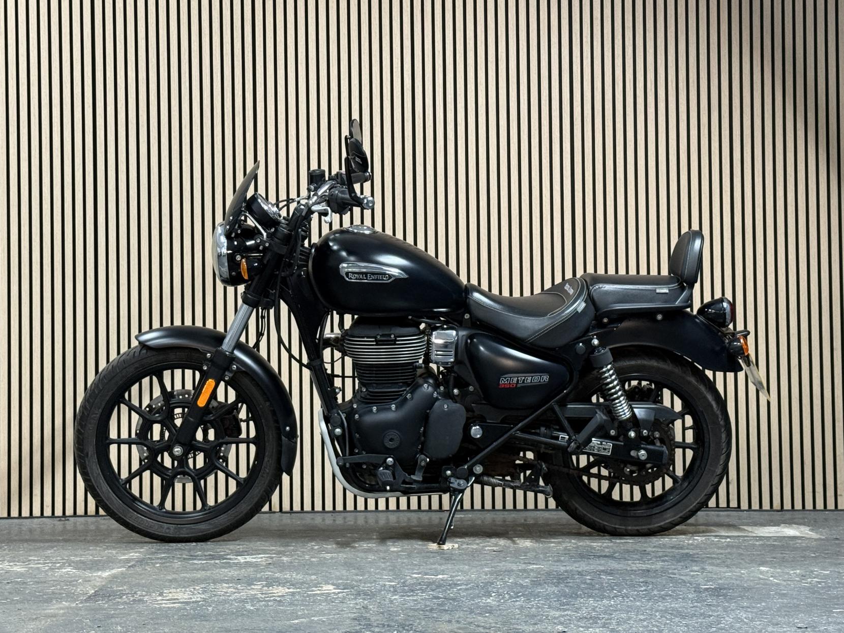 Royal Enfield Meteor 350 350 Roadster/Retro Petrol Manual Euro 5 (20 ps)