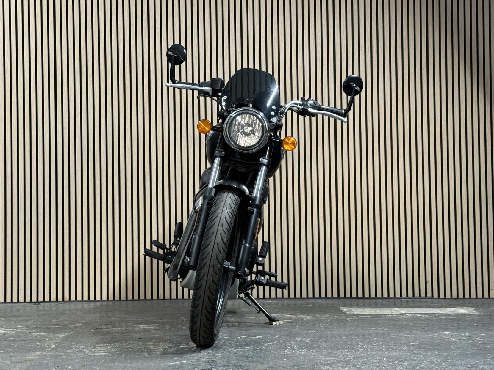 Royal Enfield Meteor 350 350 Roadster/Retro Petrol Manual Euro 5 (20 ps)