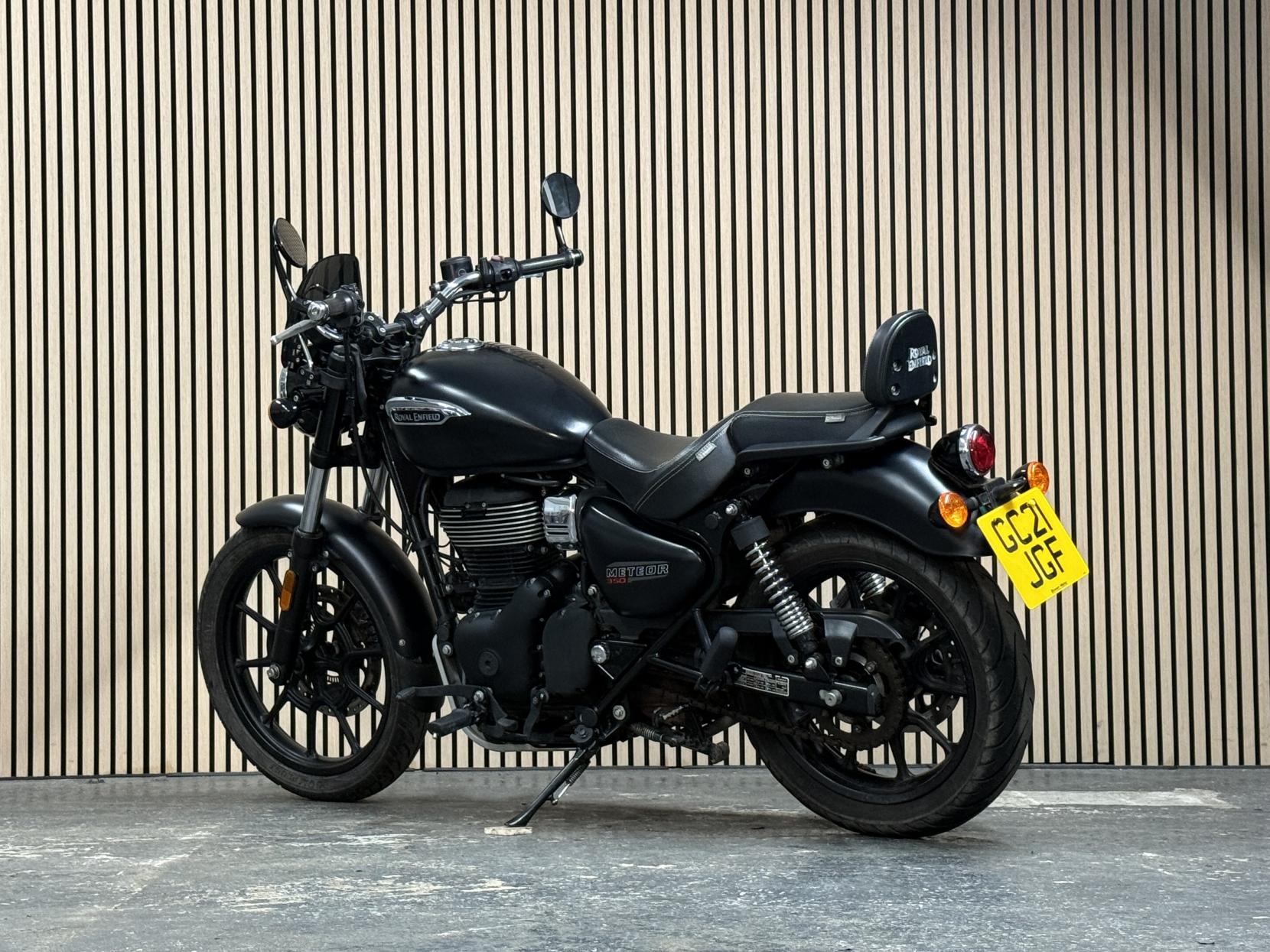 Royal Enfield Meteor 350 350 Roadster/Retro Petrol Manual Euro 5 (20 ps)