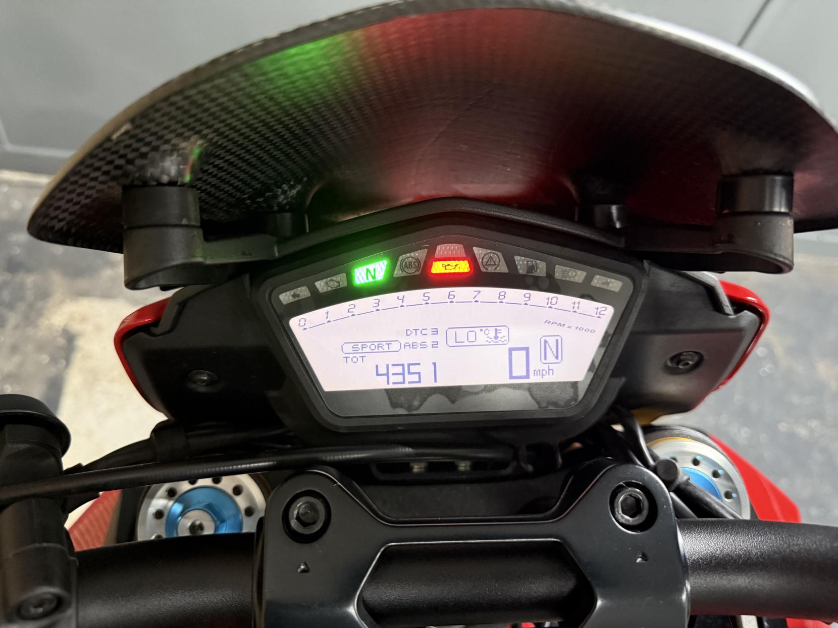 Ducati Hypermotard 939 939 SP Naked Petrol Manual Euro 4 (110 ps)