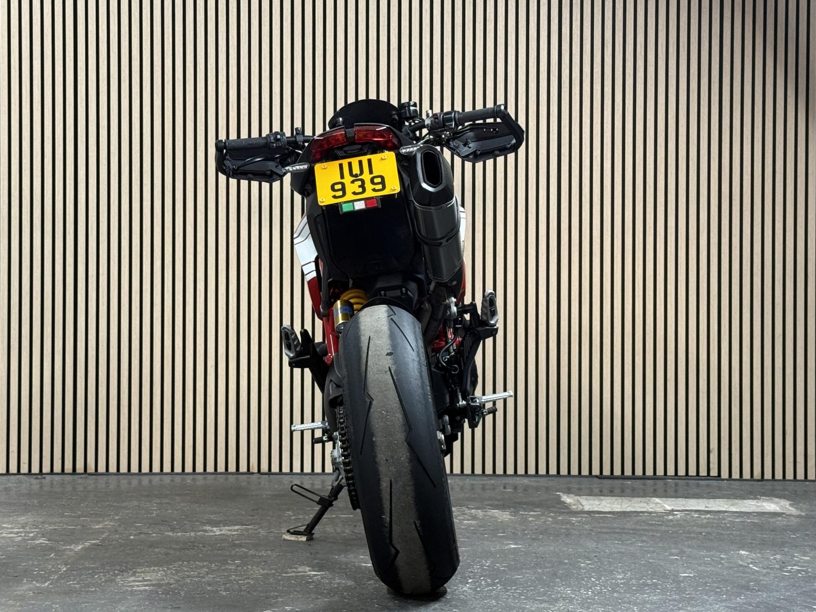 Ducati Hypermotard 939 939 SP Naked Petrol Manual Euro 4 (110 ps)