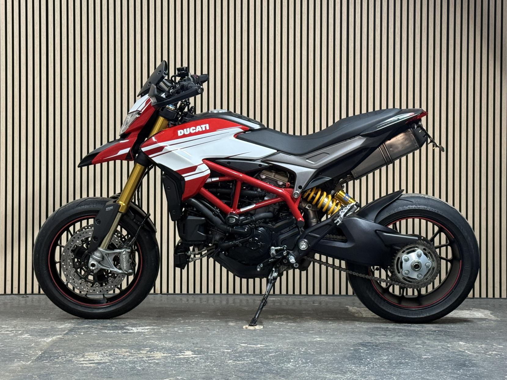 Ducati Hypermotard 939 939 SP Naked Petrol Manual Euro 4 (110 ps)