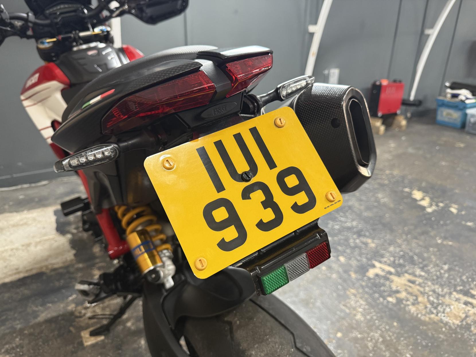 Ducati Hypermotard 939 939 SP Naked Petrol Manual Euro 4 (110 ps)