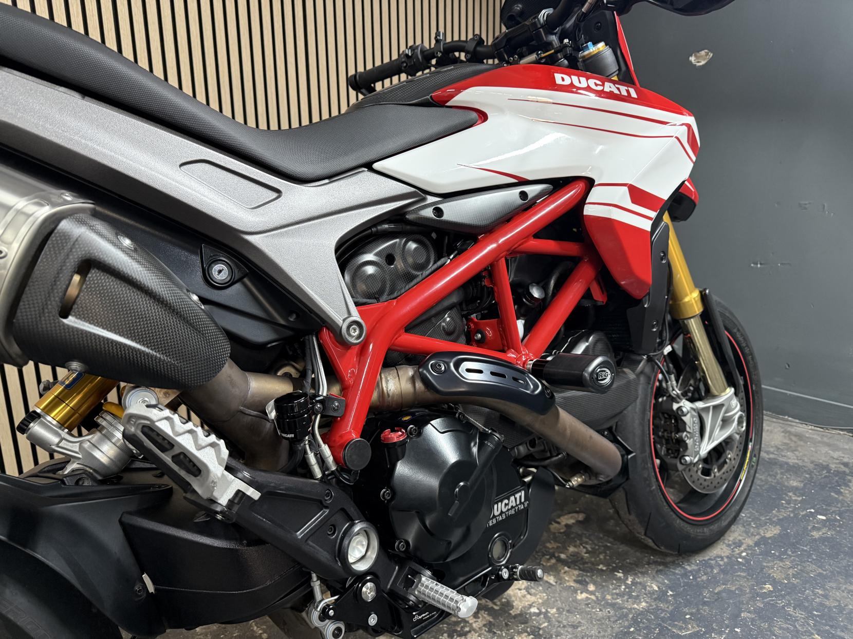 Ducati Hypermotard 939 939 SP Naked Petrol Manual Euro 4 (110 ps)