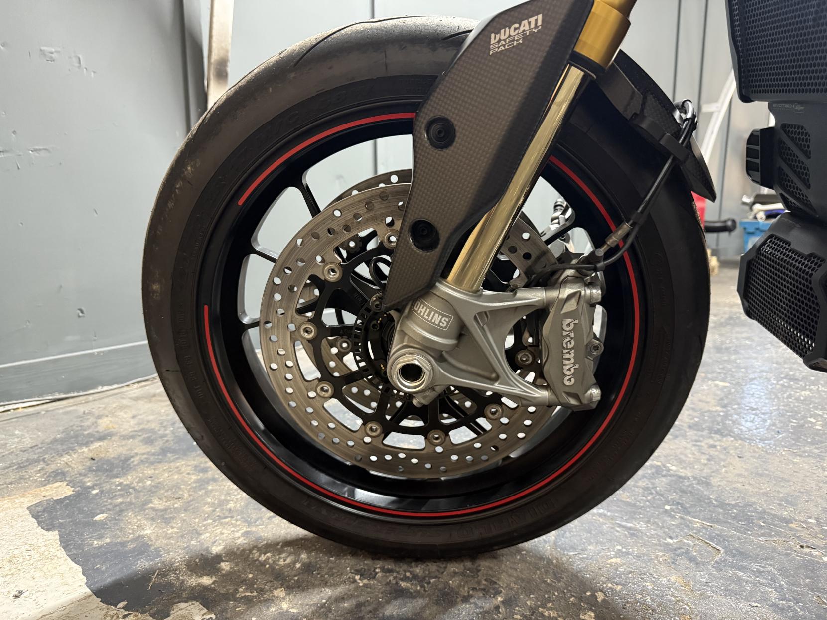 Ducati Hypermotard 939 939 SP Naked Petrol Manual Euro 4 (110 ps)