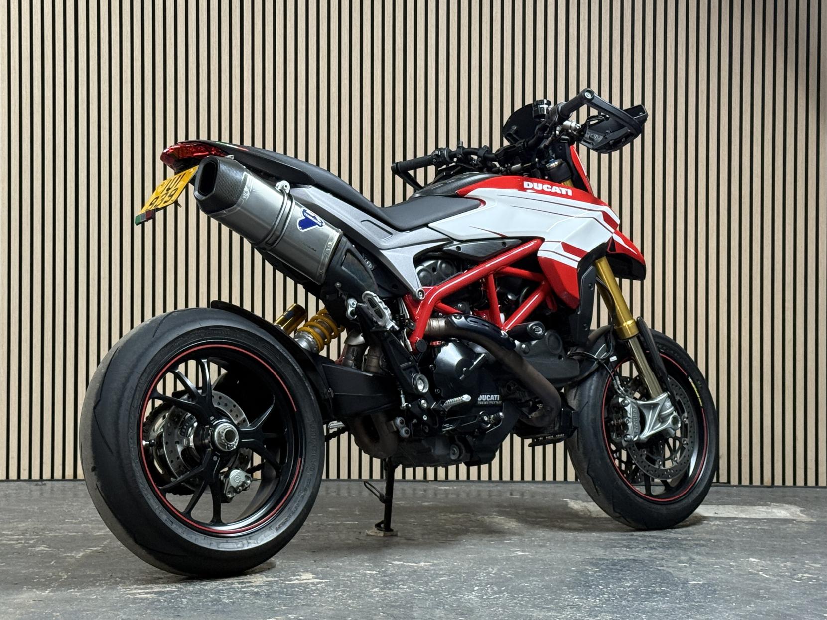 Ducati Hypermotard 939 939 SP Naked Petrol Manual Euro 4 (110 ps)