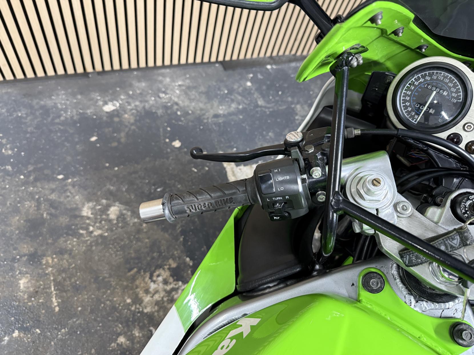 Kawasaki Ninja ZX-6R Super Sports (1996 - 2006)