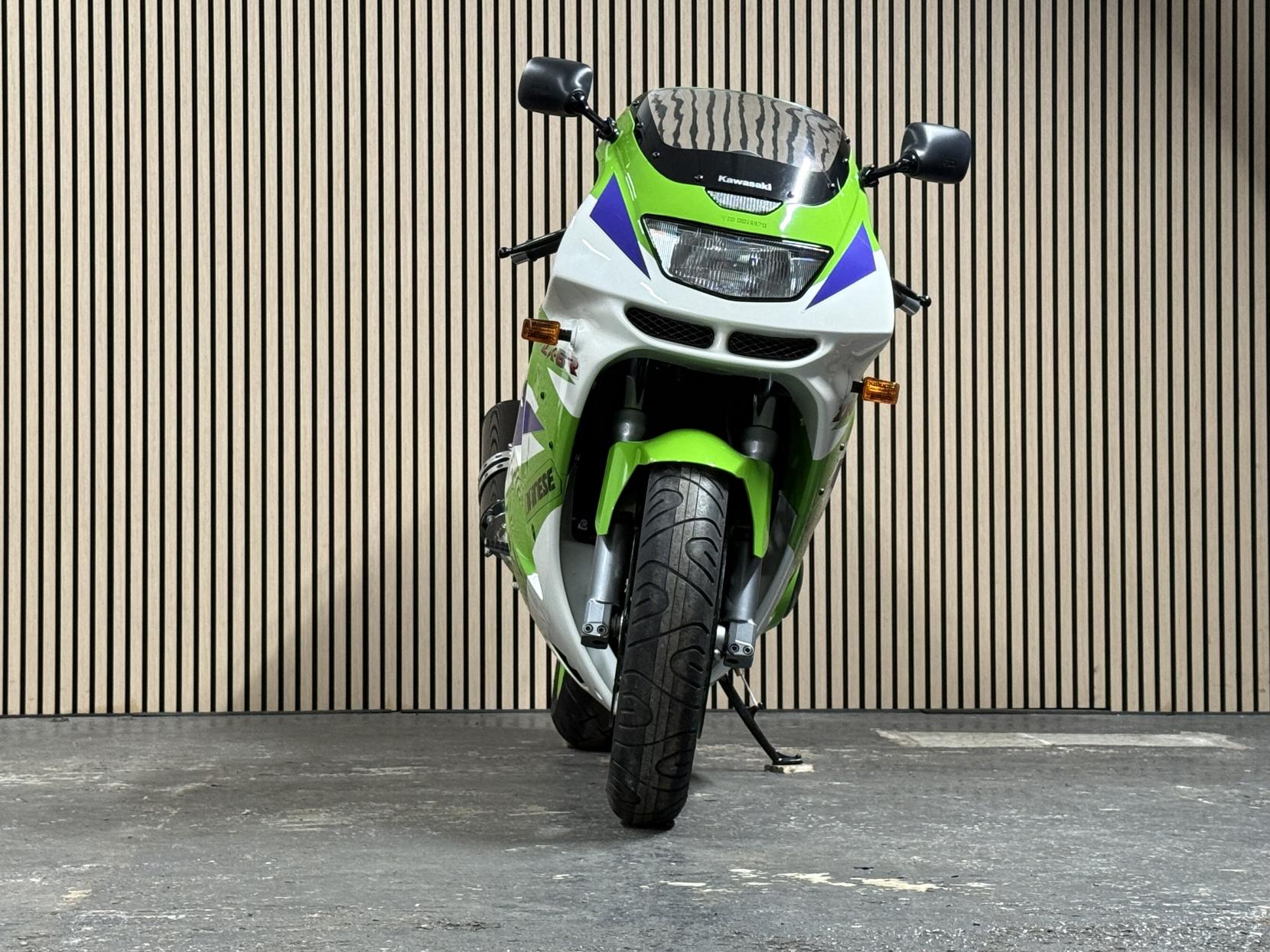 Kawasaki Ninja ZX-6R Super Sports (1996 - 2006)