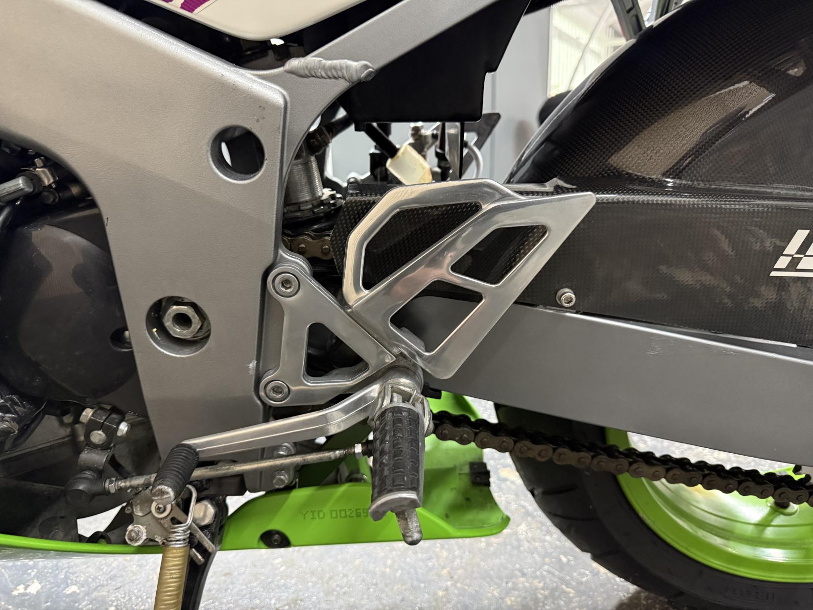 Kawasaki Ninja ZX-6R Super Sports (1996 - 2006)