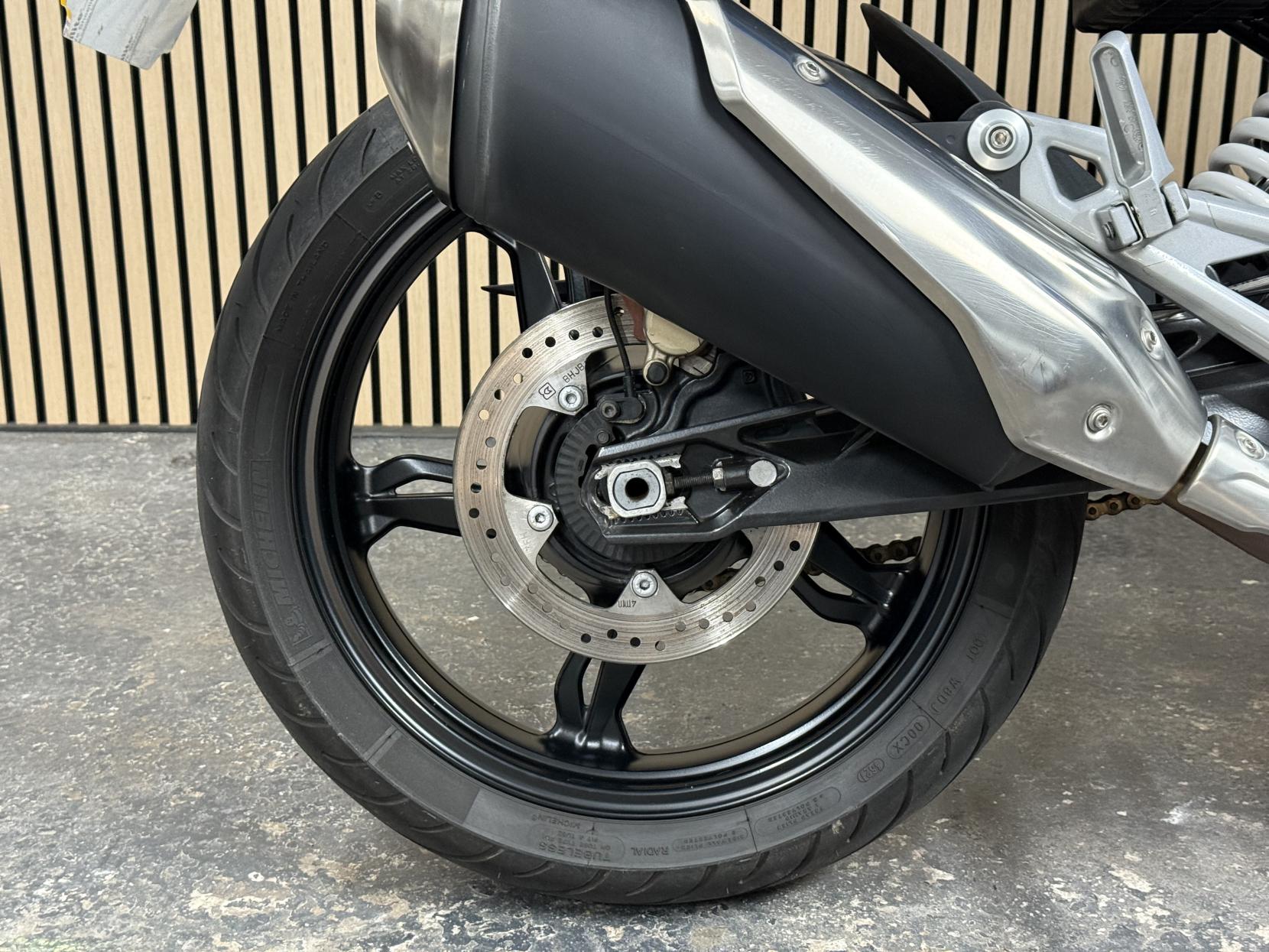 BMW G 310 R 310 Naked Petrol Manual Euro 4 (34 ps)