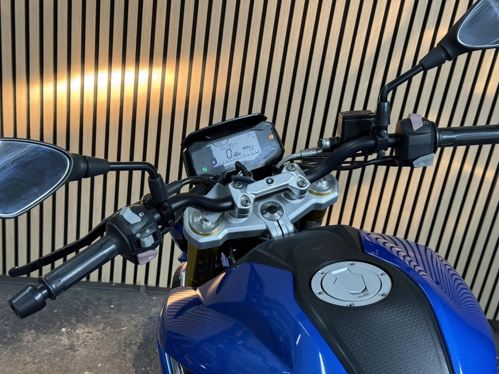 BMW G 310 R 310 Naked Petrol Manual Euro 4 (34 ps)