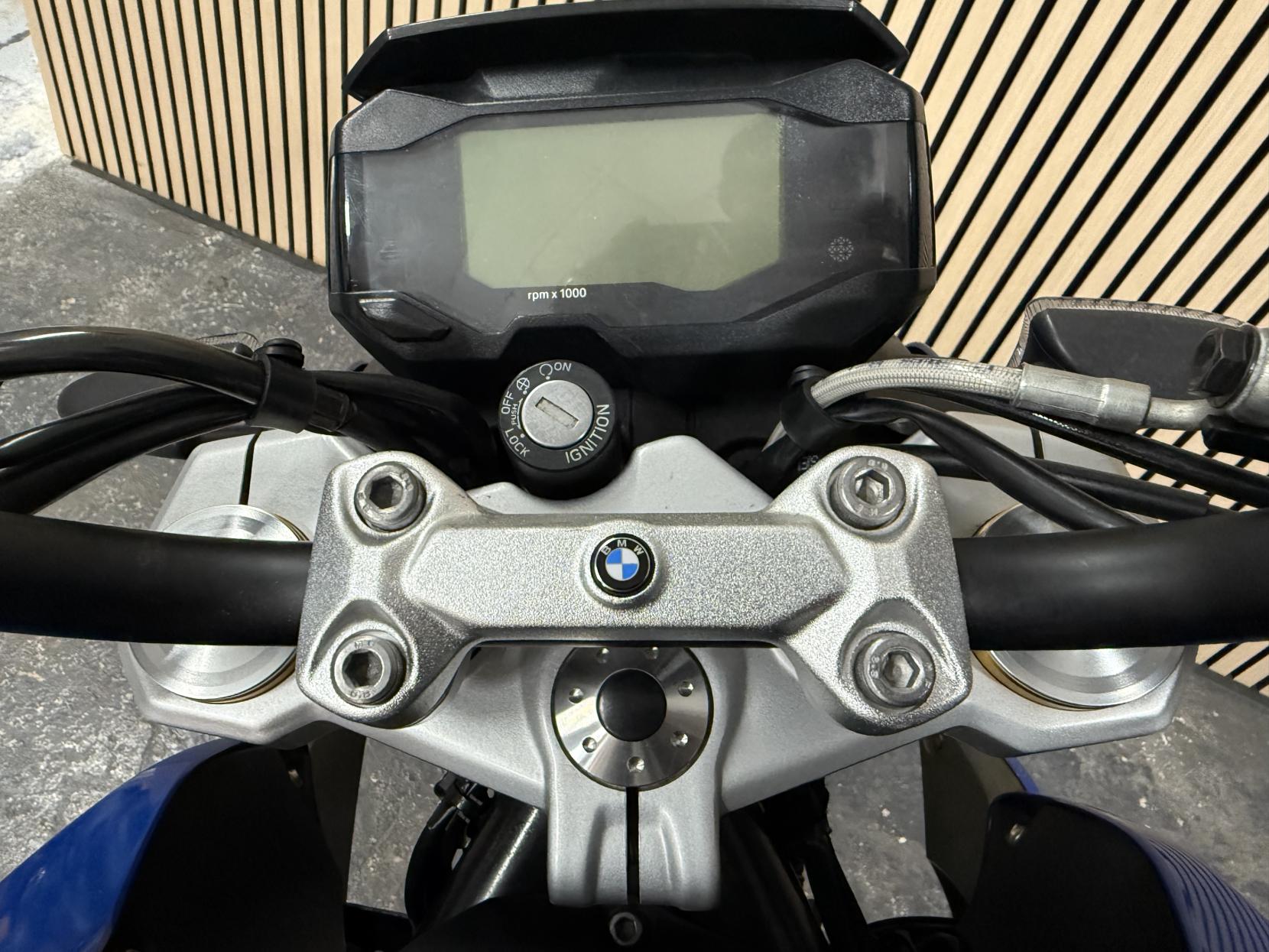BMW G 310 R 310 Naked Petrol Manual Euro 4 (34 ps)