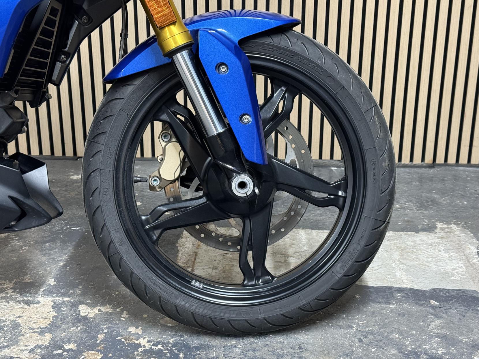 BMW G 310 R 310 Naked Petrol Manual Euro 4 (34 ps)