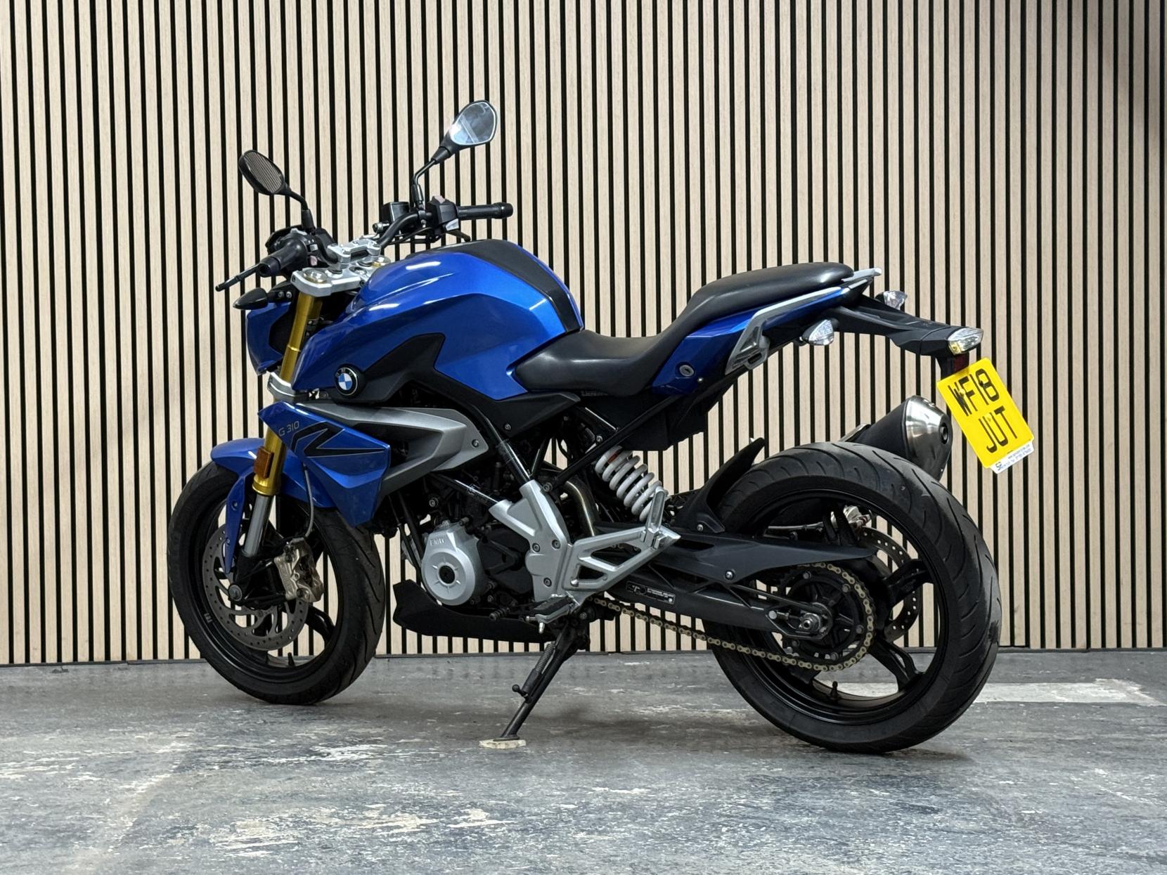 BMW G 310 R 310 Naked Petrol Manual Euro 4 (34 ps)