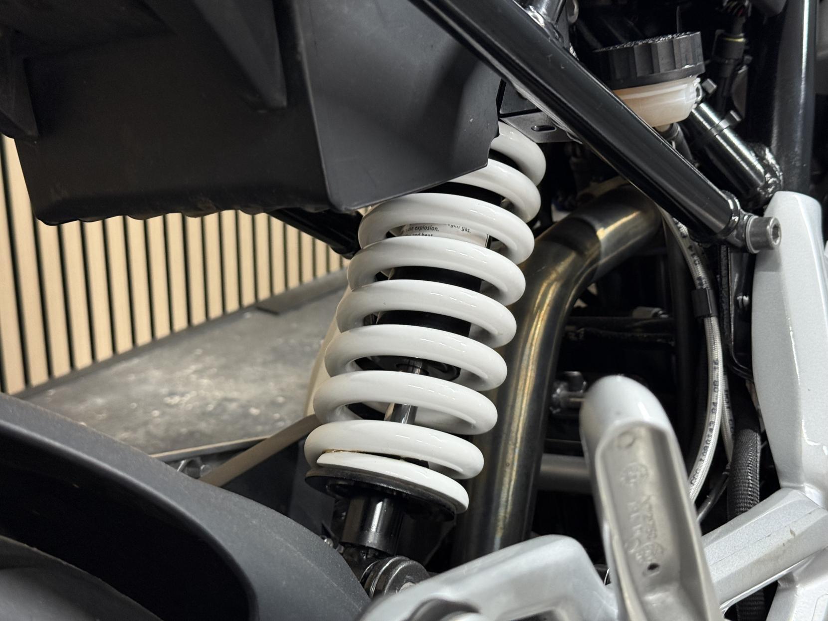 BMW G 310 R 310 Naked Petrol Manual Euro 4 (34 ps)