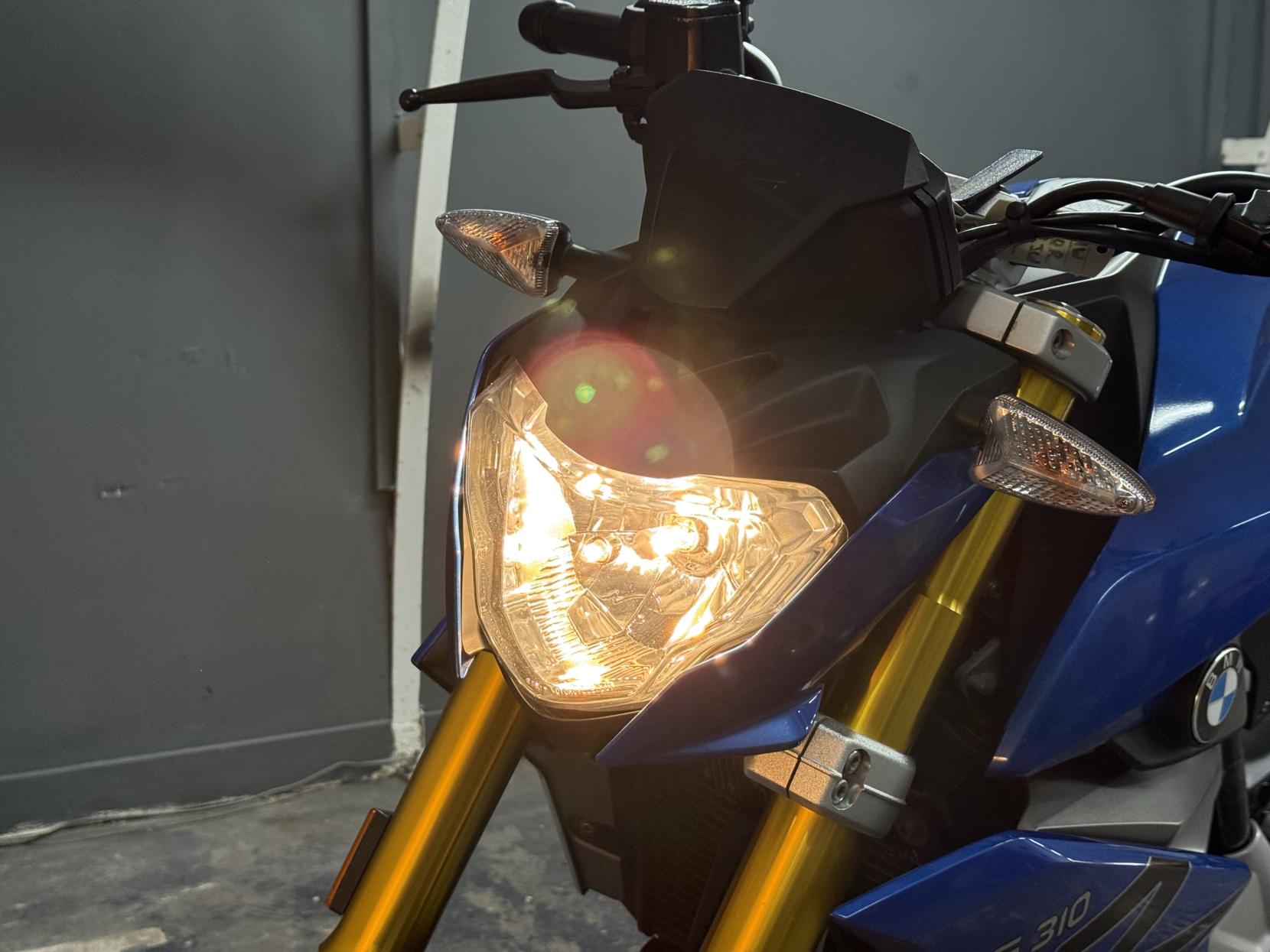 BMW G 310 R 310 Naked Petrol Manual Euro 4 (34 ps)