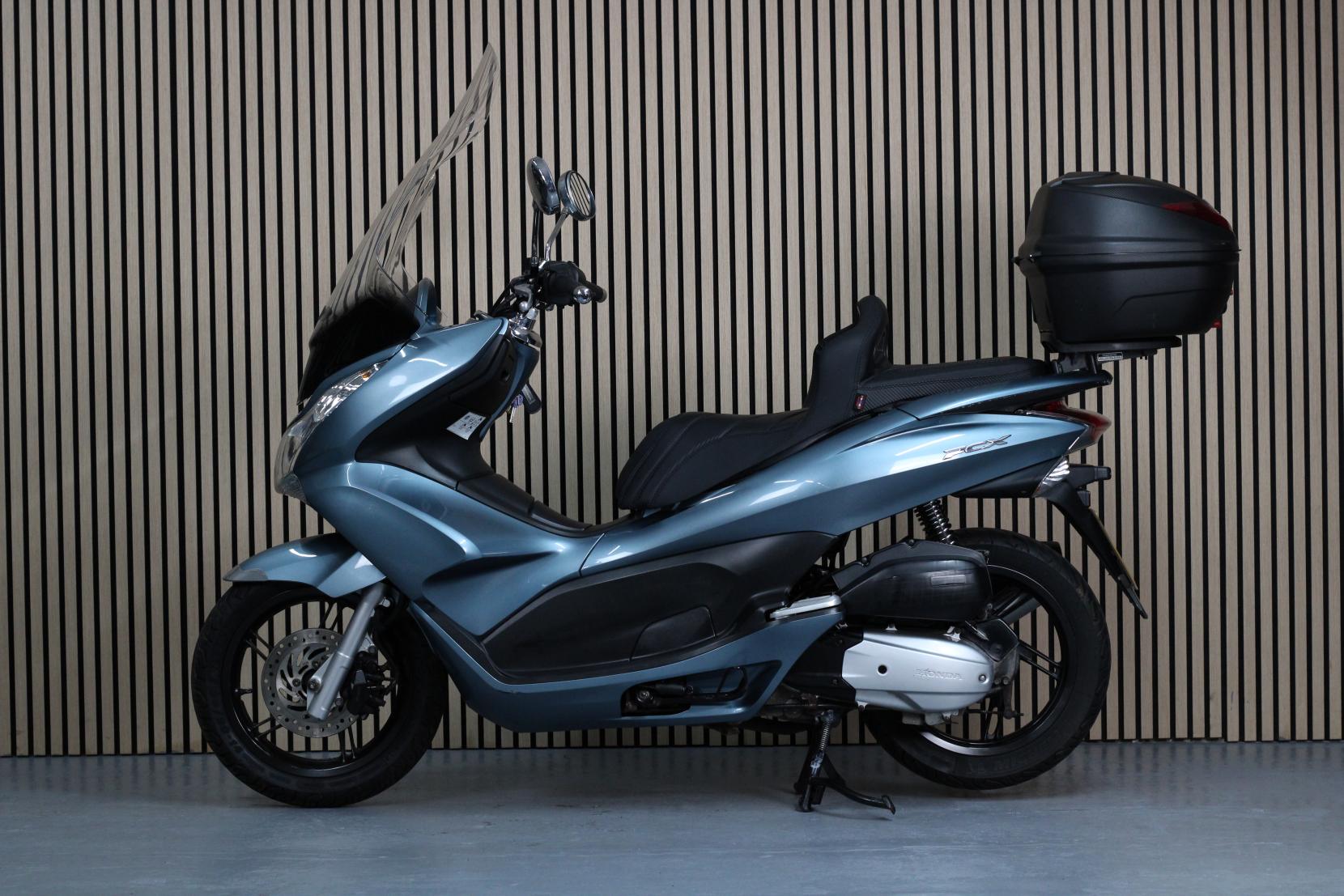 Honda PCX125 125 Scooter Petrol Automatic (12 ps)