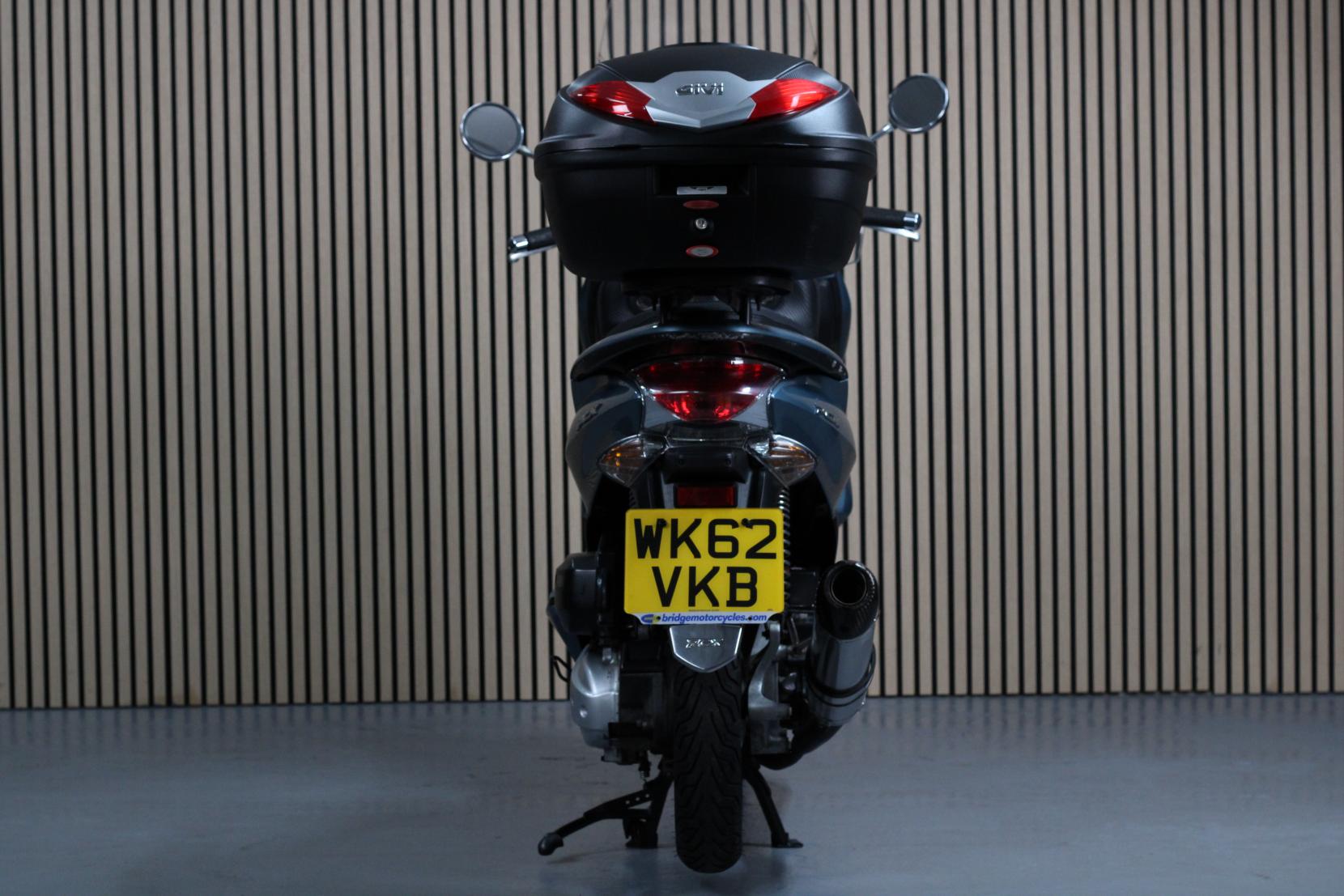 Honda PCX125 125 Scooter Petrol Automatic (12 ps)