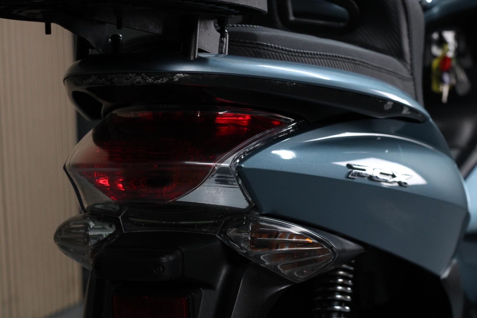 Honda PCX125 125 Scooter Petrol Automatic (12 ps)