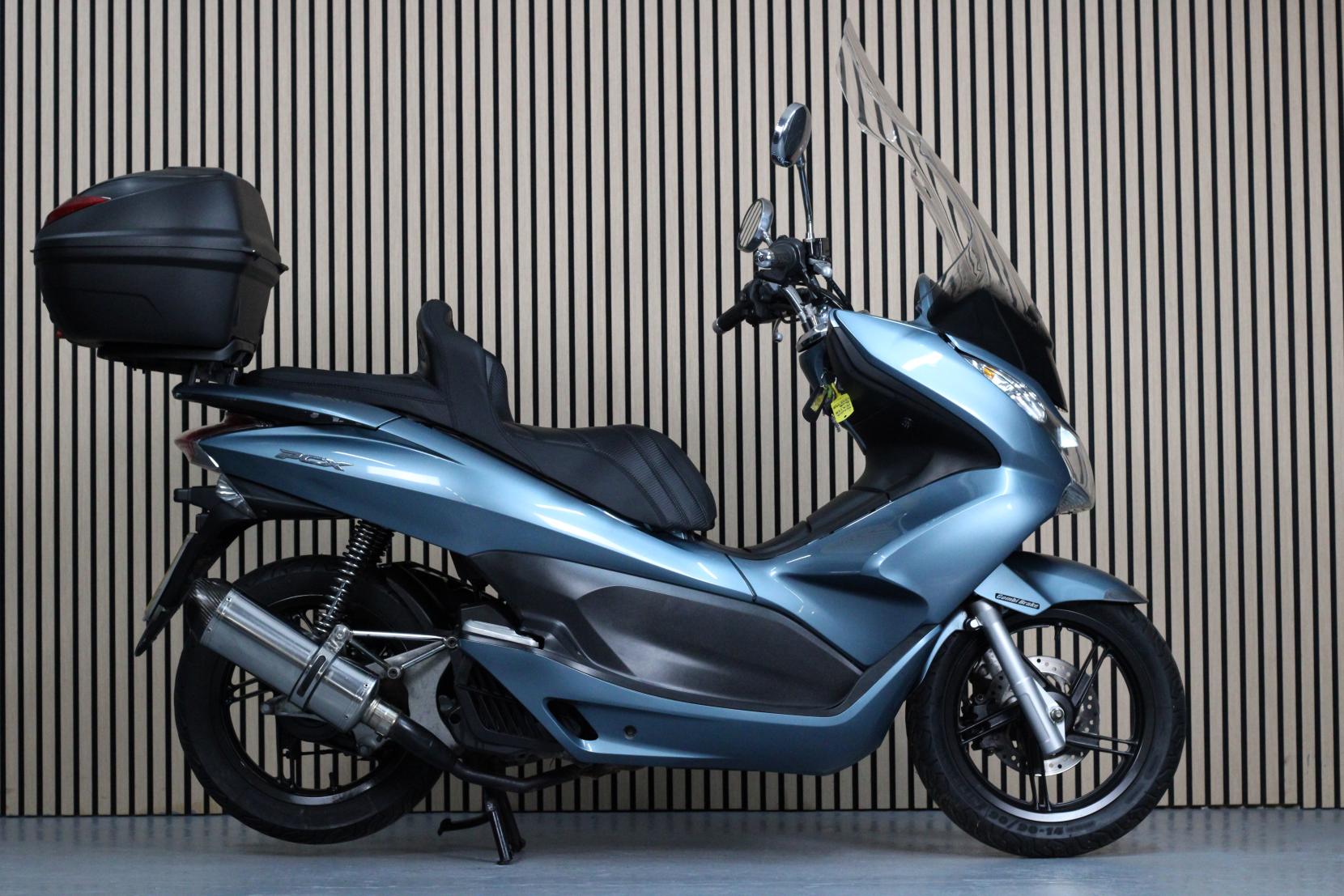 Honda PCX125 125 Scooter Petrol Automatic (12 ps)