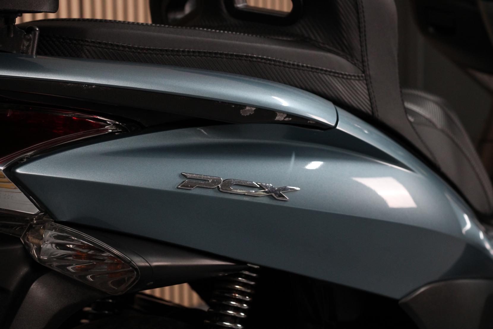 Honda PCX125 125 Scooter Petrol Automatic (12 ps)