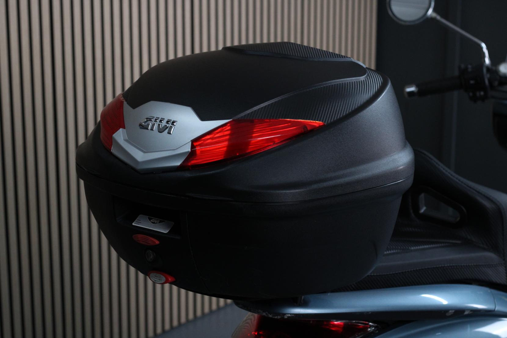 Honda PCX125 125 Scooter Petrol Automatic (12 ps)