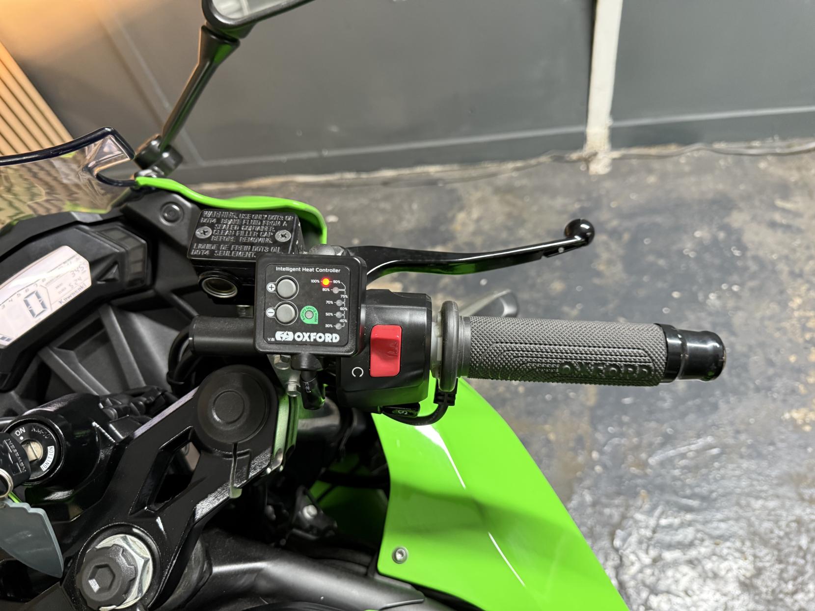 Kawasaki Ninja 250SL 250 Super Sports Petrol Manual (28 ps)