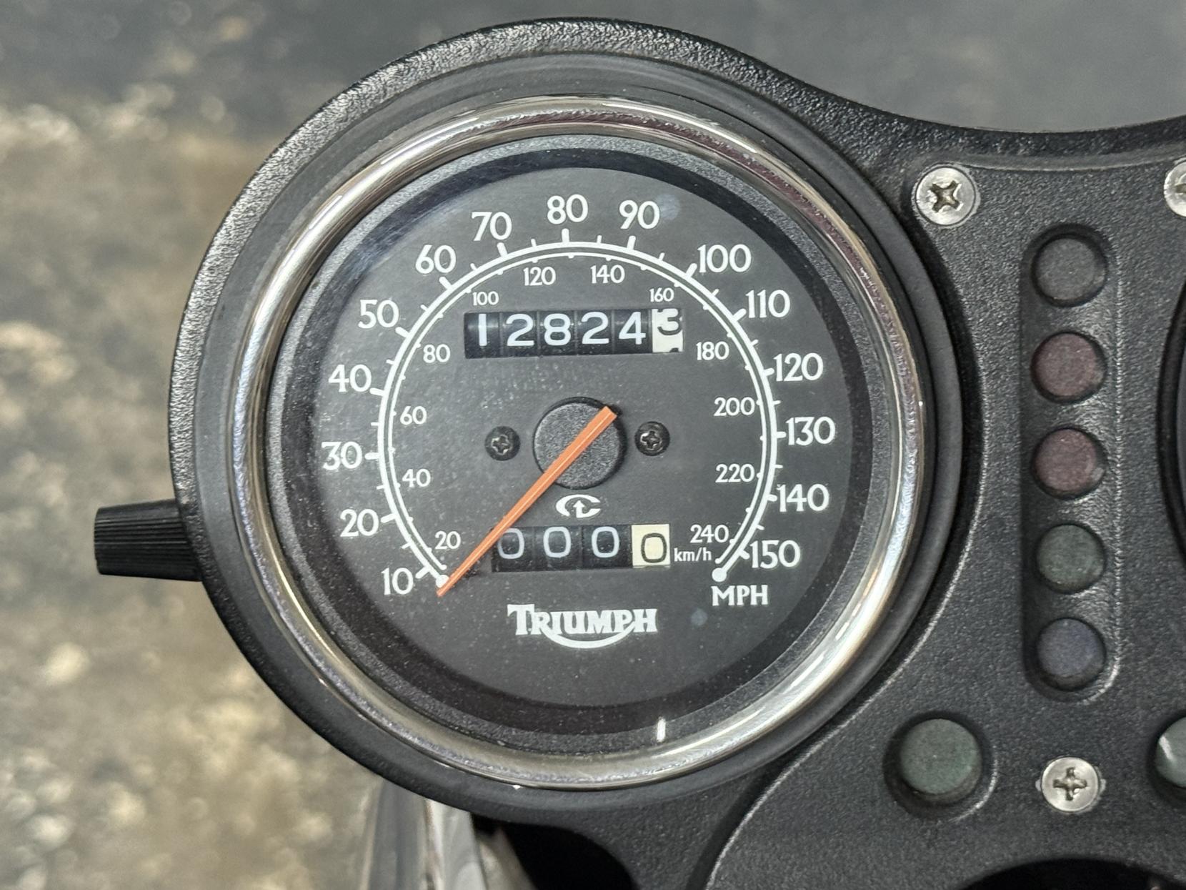 Triumph Thunderbird Sport 900 Roadster/Retro Petrol Manual