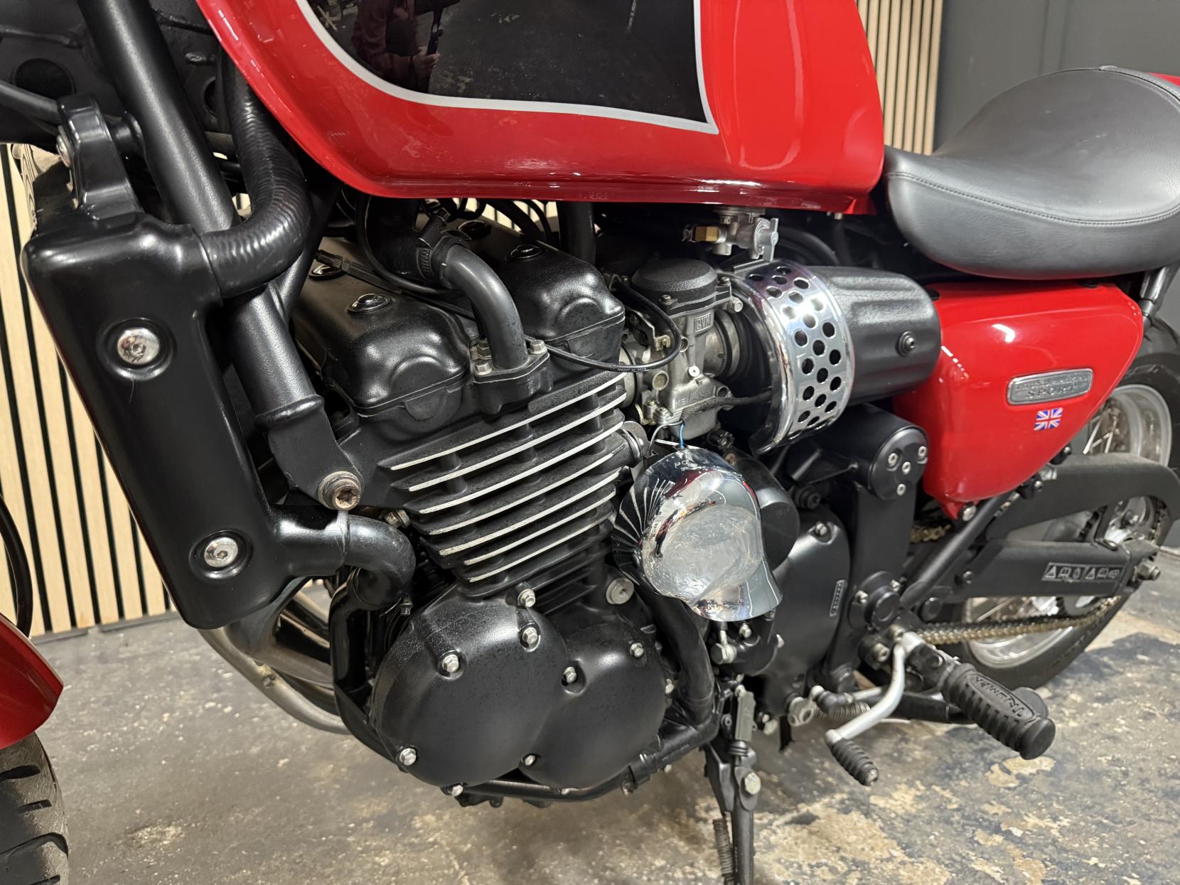 Triumph Thunderbird Sport 900 Roadster/Retro Petrol Manual