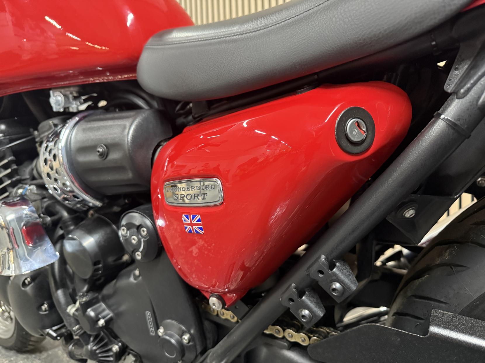 Triumph Thunderbird Sport 900 Roadster/Retro Petrol Manual