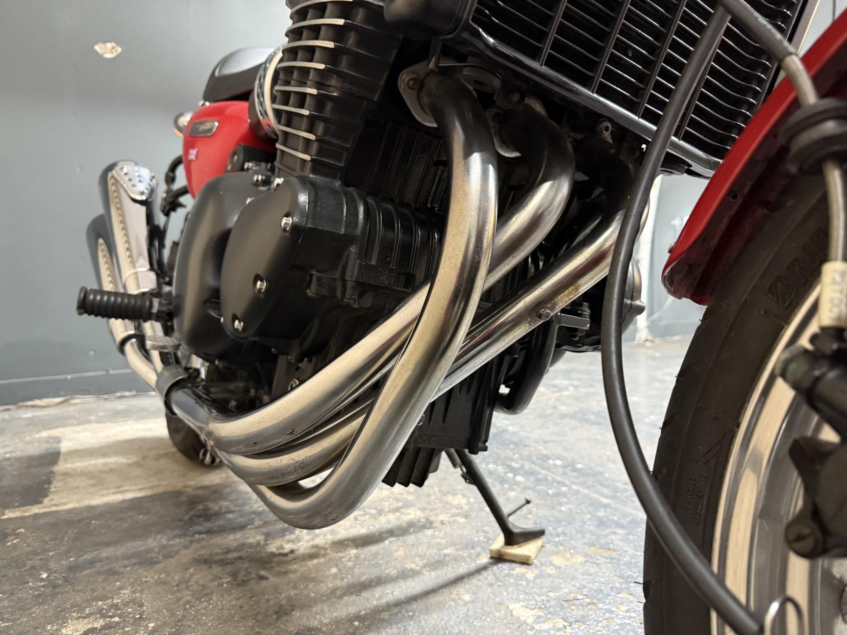 Triumph Thunderbird Sport 900 Roadster/Retro Petrol Manual