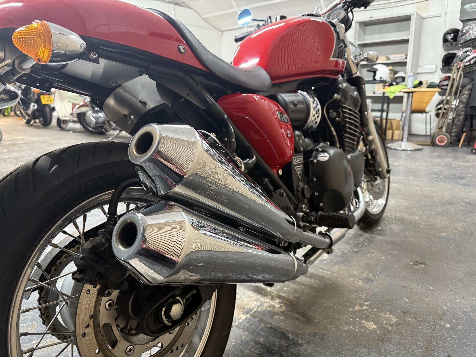 Triumph Thunderbird Sport 900 Roadster/Retro Petrol Manual