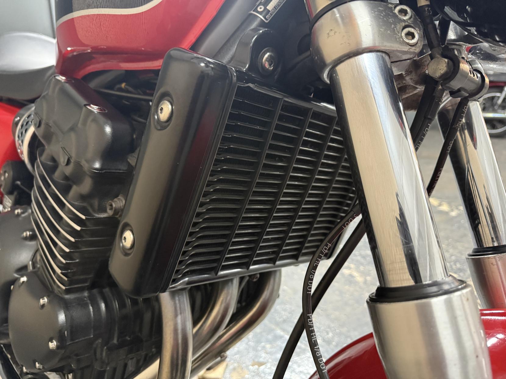 Triumph Thunderbird Sport 900 Roadster/Retro Petrol Manual