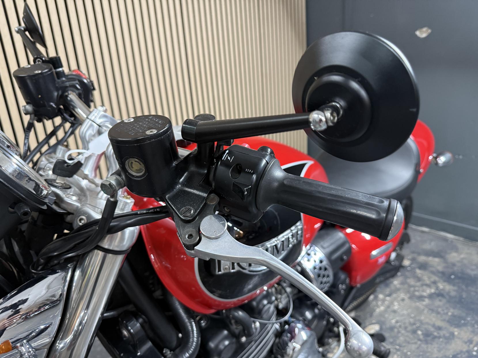 Triumph Thunderbird Sport 900 Roadster/Retro Petrol Manual