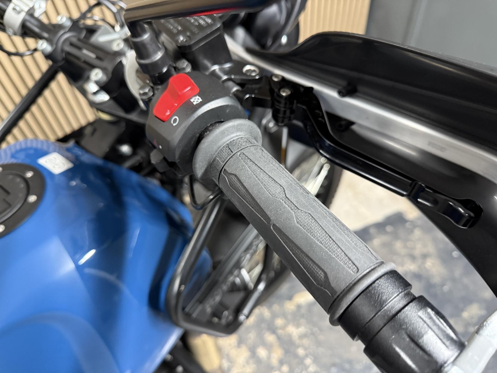 Royal Enfield Himalayan 411 411 Adventure Petrol Manual Euro 5 (24 ps)