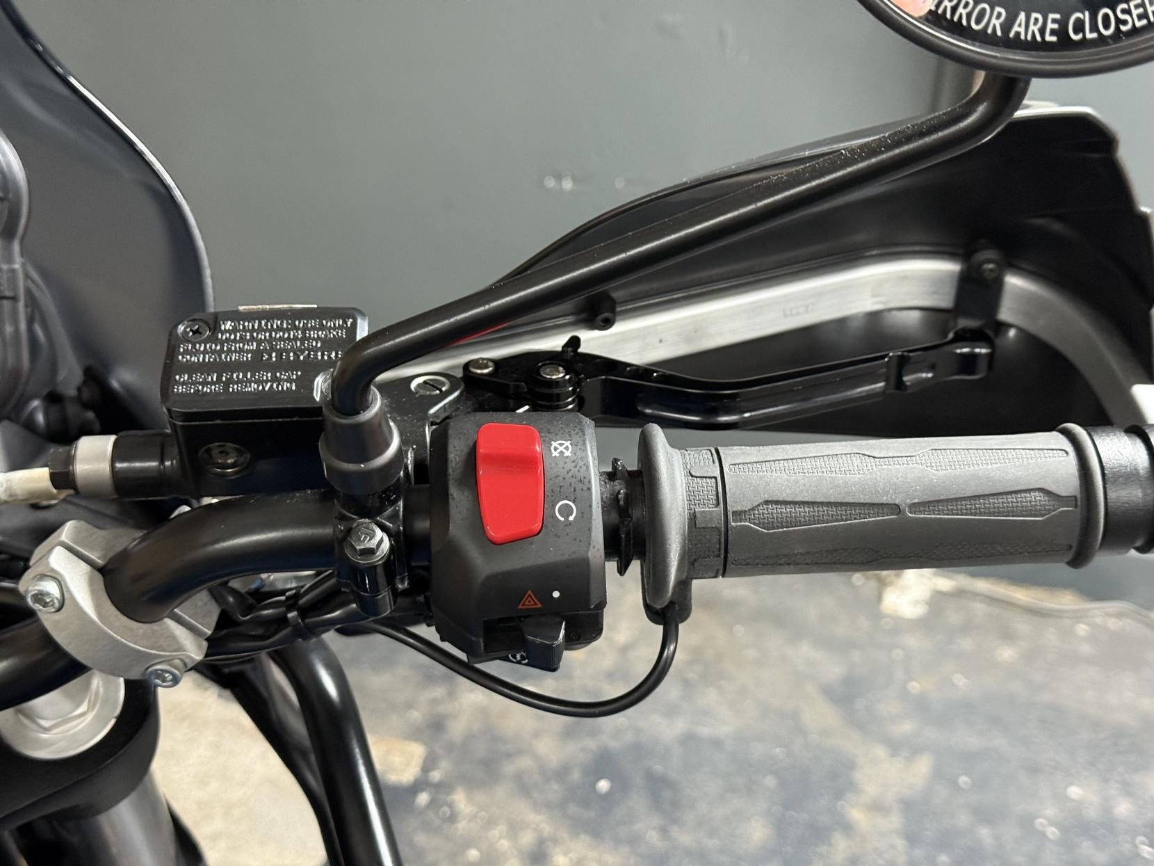 Royal Enfield Himalayan 411 411 Adventure Petrol Manual Euro 5 (24 ps)