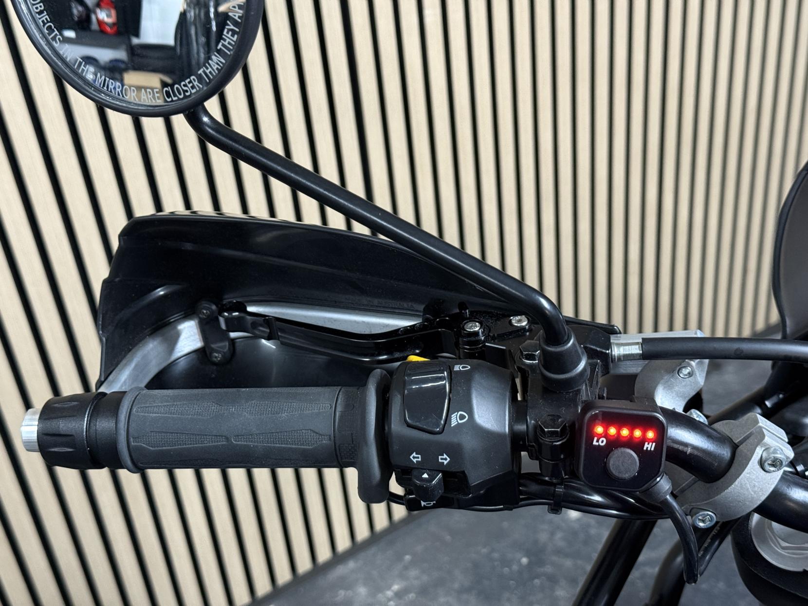 Royal Enfield Himalayan 411 411 Adventure Petrol Manual Euro 5 (24 ps)