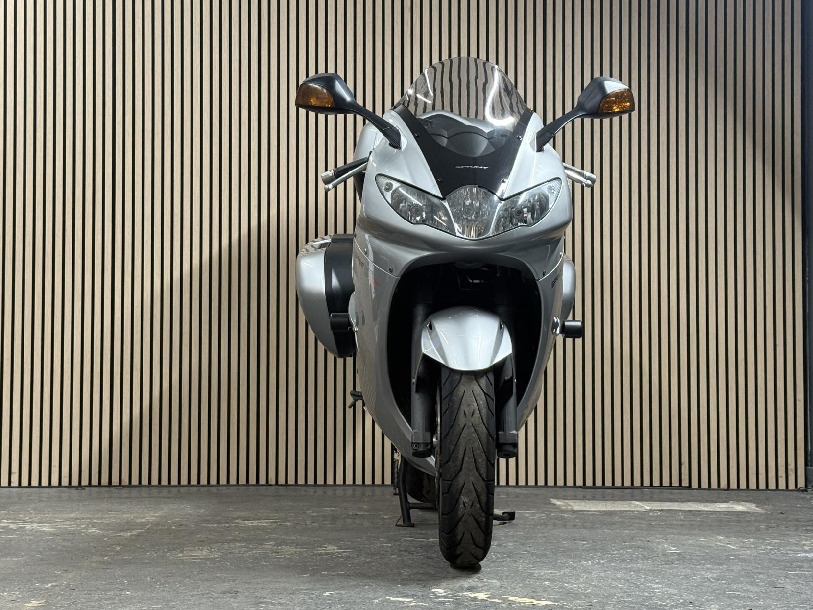 Triumph Sprint GT 1050 1050 ABS Sports Tourer Petrol Manual (126 ps)