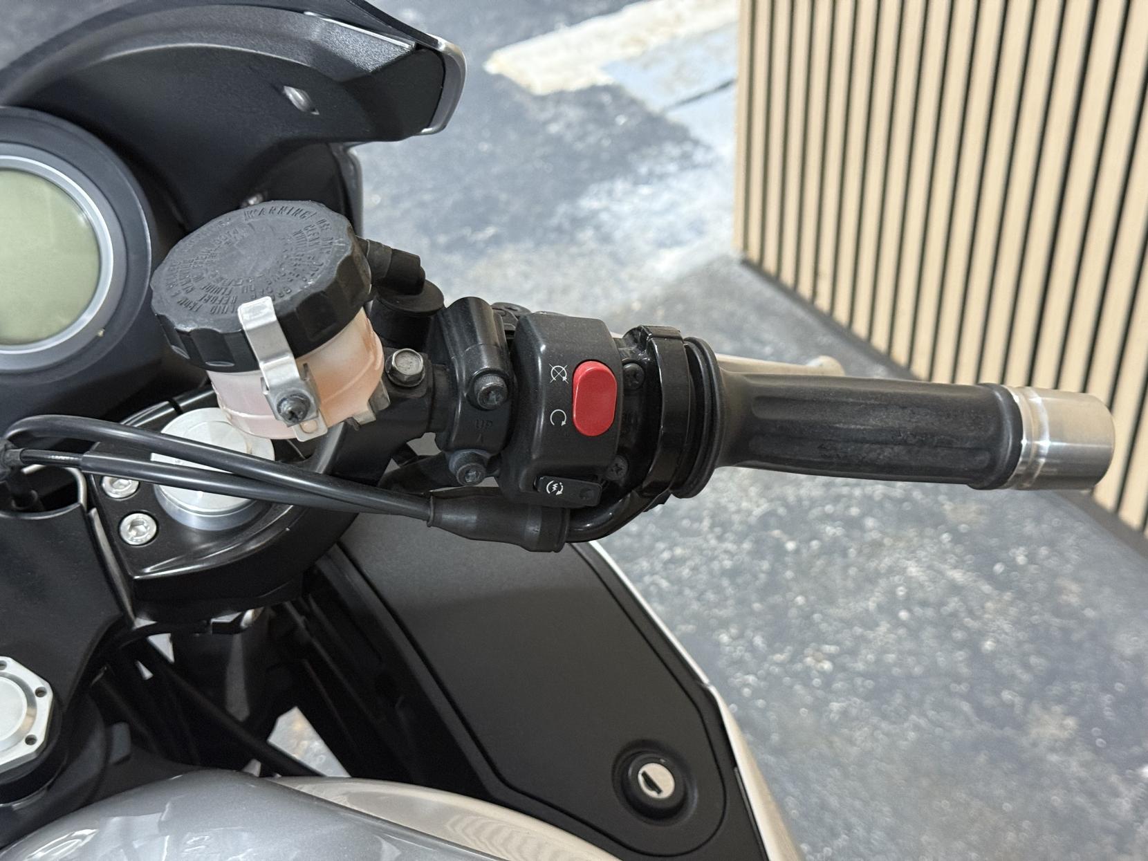 Triumph Sprint GT 1050 1050 ABS Sports Tourer Petrol Manual (126 ps)