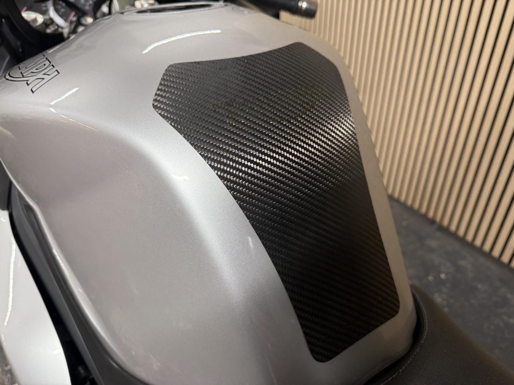 Triumph Sprint GT 1050 1050 ABS Sports Tourer Petrol Manual (126 ps)