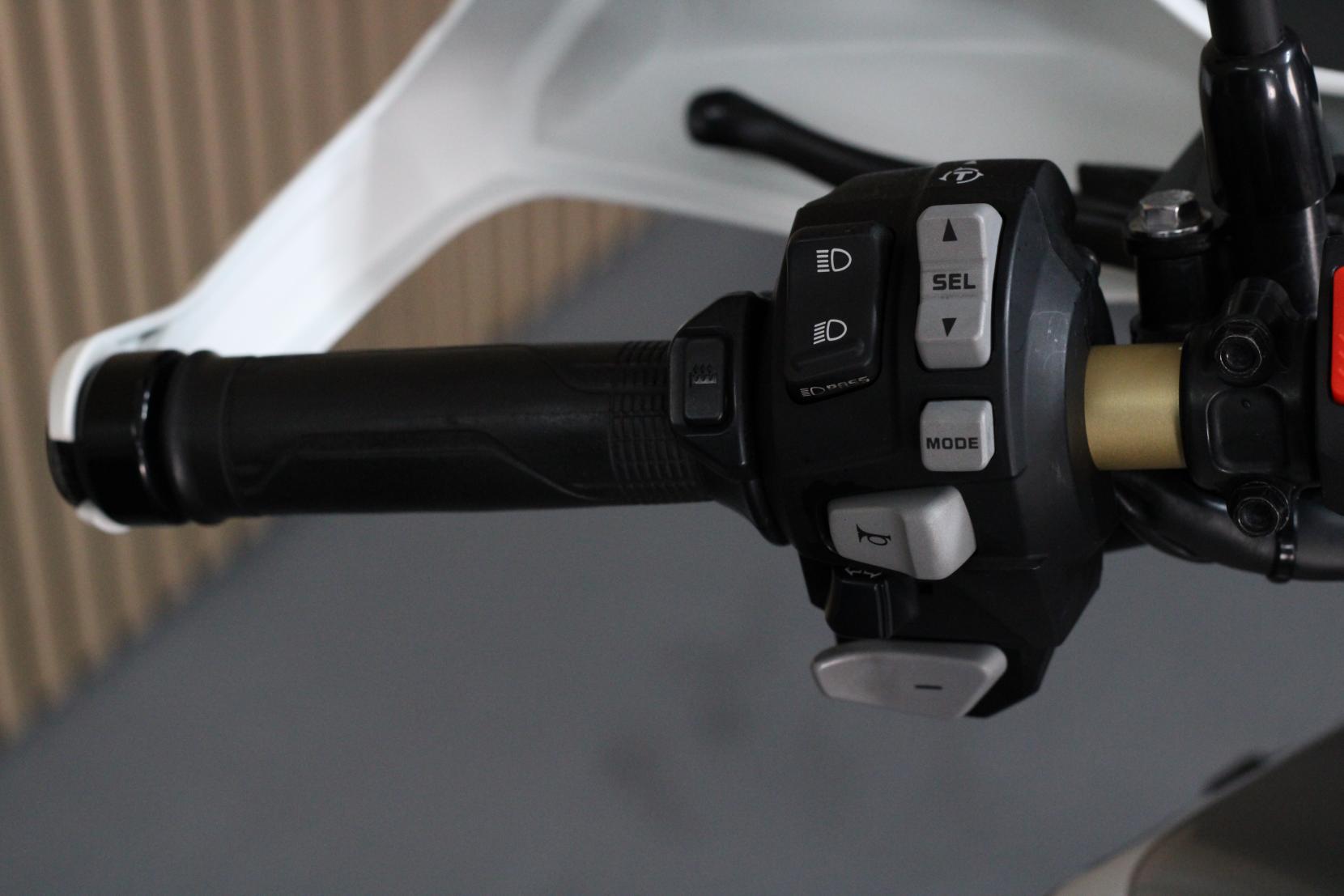 Honda CRF1000L Africa Twin 1000 Adventure Petrol Automatic Euro 4 (95 ps)