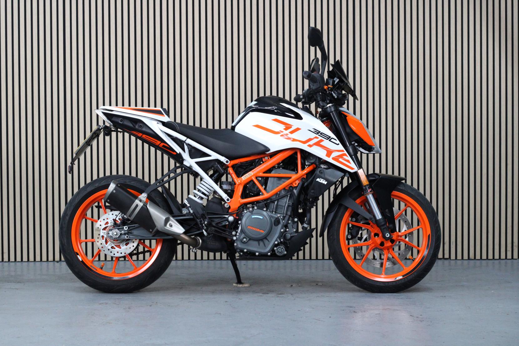 KTM 390 Duke 390 Naked Petrol Manual Euro 4 (43 ps)