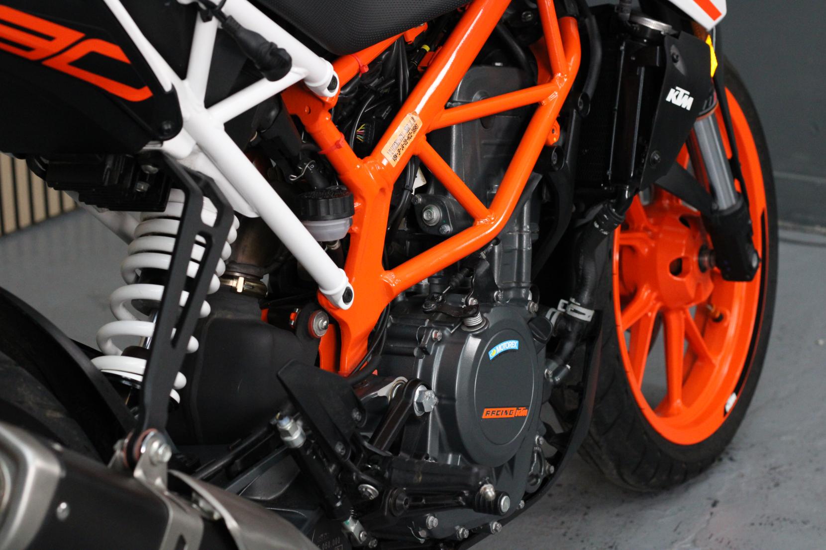 KTM 390 Duke 390 Naked Petrol Manual Euro 4 (43 ps)