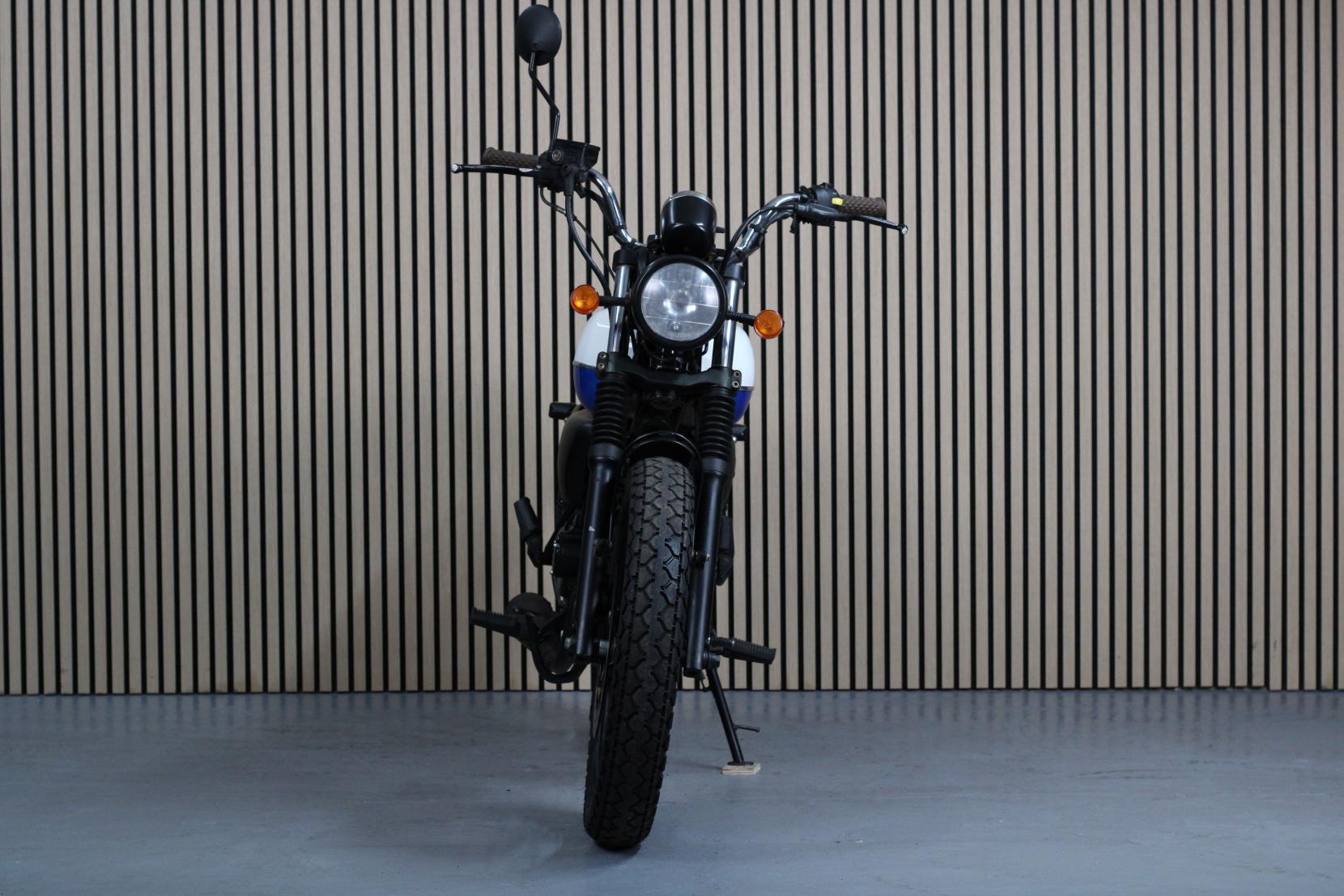 Mutt Mongrel 125 125 Roadster/Retro Petrol Manual O-Ring Euro 4 (12 ps)