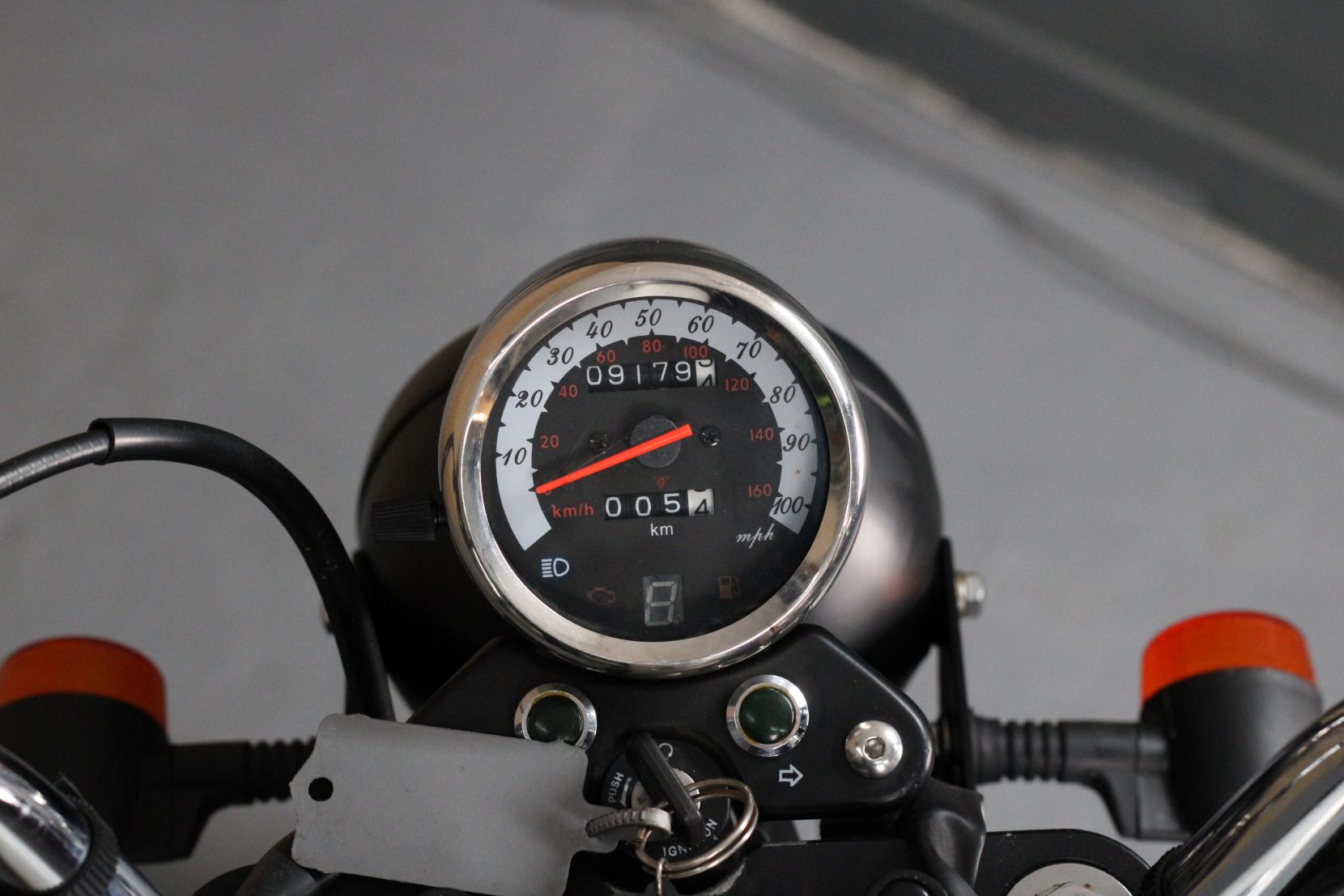 Mutt Mongrel 125 125 Roadster/Retro Petrol Manual O-Ring Euro 4 (12 ps)