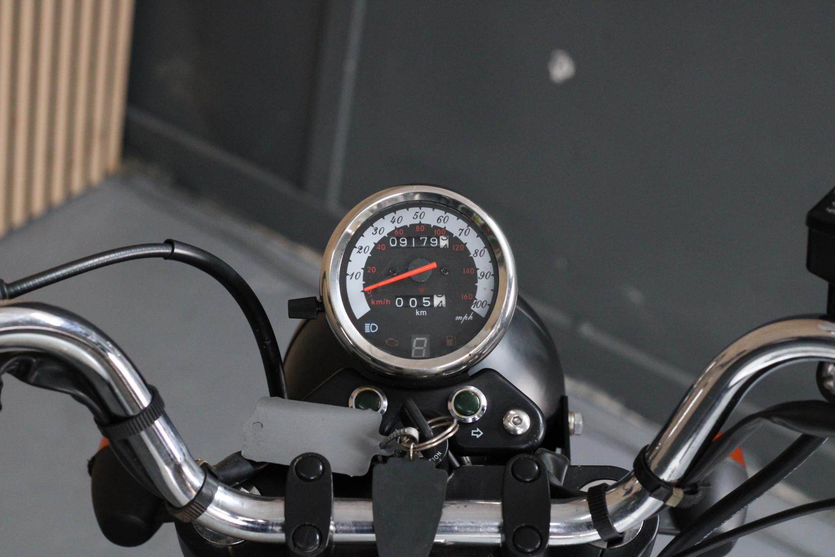 Mutt Mongrel 125 125 Roadster/Retro Petrol Manual O-Ring Euro 4 (12 ps)