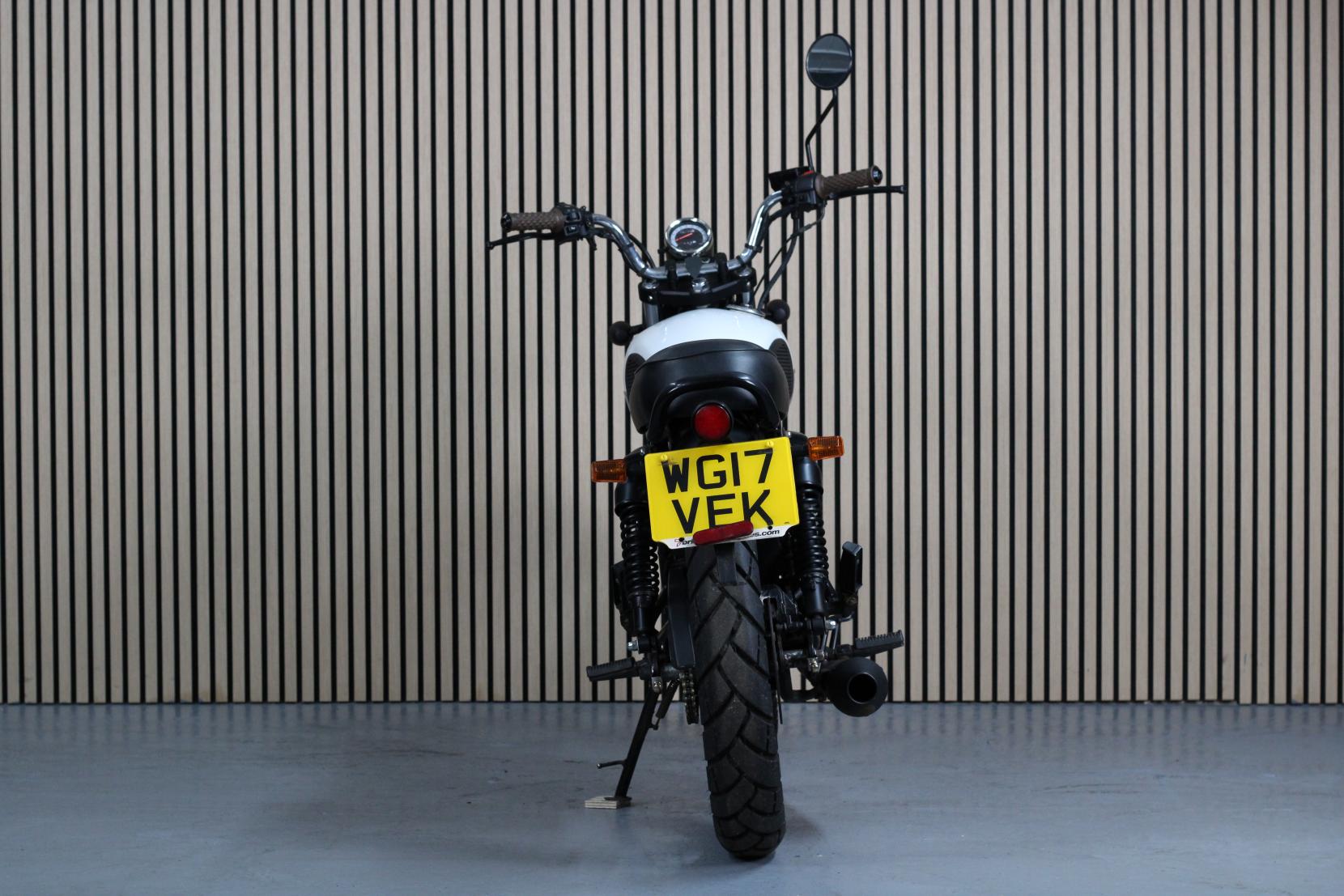 Mutt Mongrel 125 125 Roadster/Retro Petrol Manual O-Ring Euro 4 (12 ps)