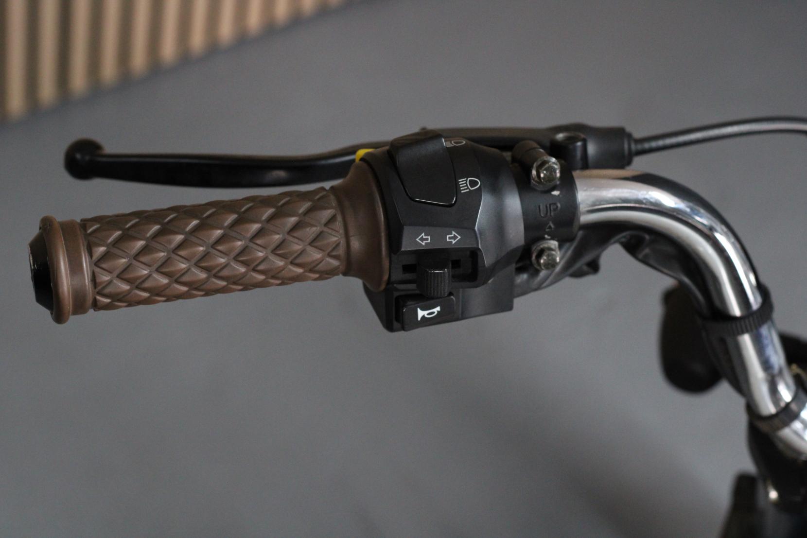 Mutt Mongrel 125 125 Roadster/Retro Petrol Manual O-Ring Euro 4 (12 ps)